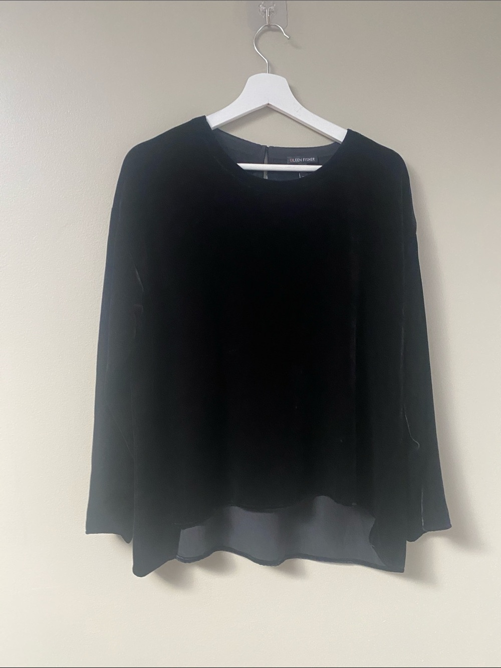 Eileen Fisher Black Silk Velvet Long-Sleeve Boatneck boxy Top size small